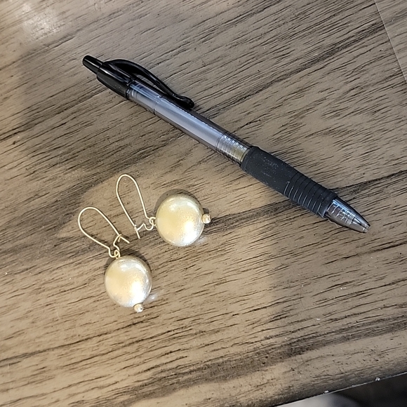 NWOT Plunder Earrings - Picture 3 of 3